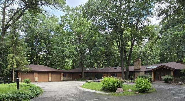 Photo of 775 Thornmeadow Rd, Riverwoods, IL 60015