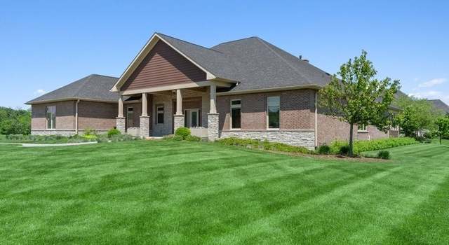 Photo of 305 Merry Oaks Dr, Sycamore, IL 60178