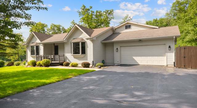 Photo of 731 Parker Woods Dr, Rockford, IL 61102