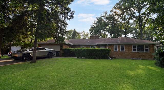 Photo of 6840 N Lincolnwood Dr, Lincolnwood, IL 60712