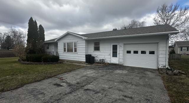 Photo of 665 W Blue St, Sheldon, IL 60966