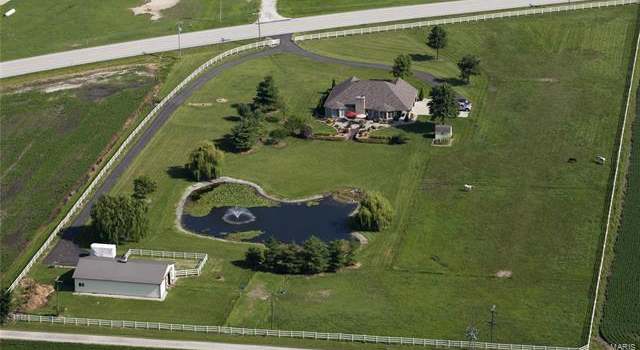 Photo of 10758 Pocahontas Rd, Marine, IL 62061