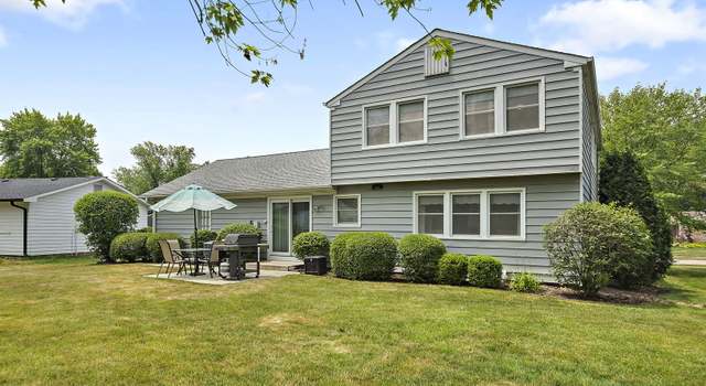 Photo of 600 Silver Rock Ln, Buffalo Grove, IL 60089