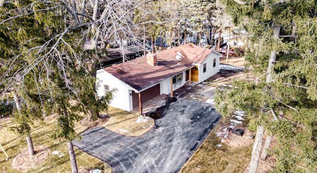 Property at 42 Pine Ave, Lake Zurich, IL 60047, 3 beds, 2.5 baths