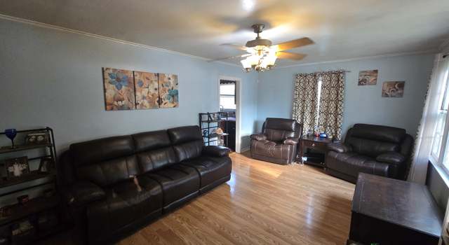 Photo of 15035 Harding Ave, Midlothian, IL 60418