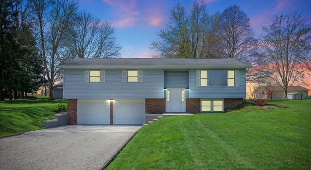 Photo of 2 Woodland Dr, White Heath, IL 61884