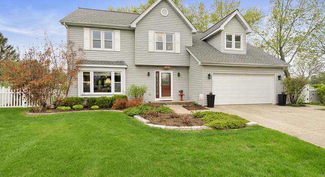 Photo of 1065 Cedar Creek Dr, Lake Zurich, IL 60047