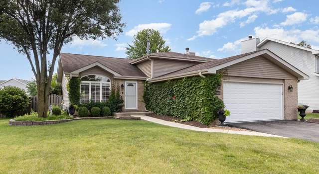 Property at 16521 W Delaware Dr, Lockport, IL 60441, 3 beds, 2 baths