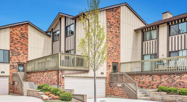 Photo of 16 Lakeview Ct, Willowbrook, IL 60527