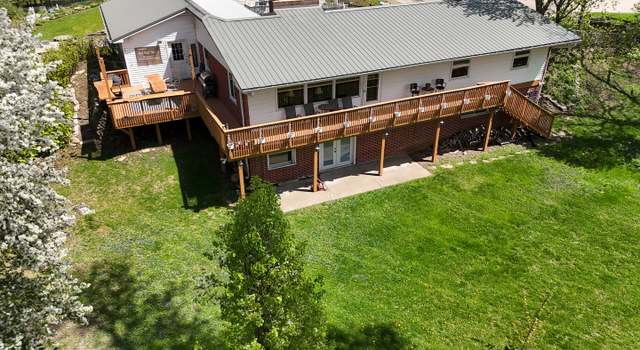 Photo of 1612 Parkside Ct, Freeport, IL 61032
