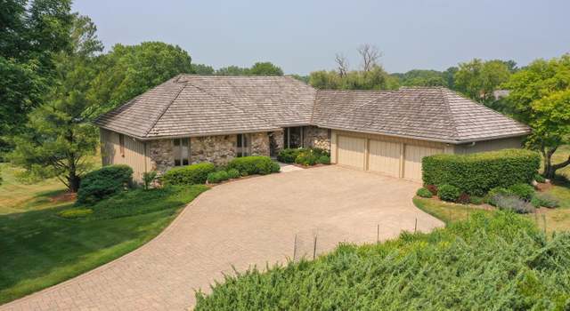 Photo of 25570 N Wagon Wheel Ct, Barrington, IL 60010