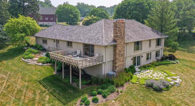 Photo of 25570 N Wagon Wheel Ct, Barrington, IL 60010