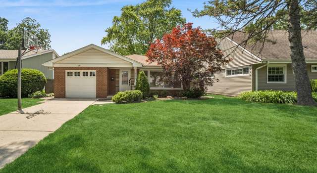 Photo of 630 Wesley Dr, Park Ridge, IL 60068