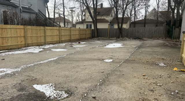 Photo of 320 N Hickory St, Joliet, IL 60435