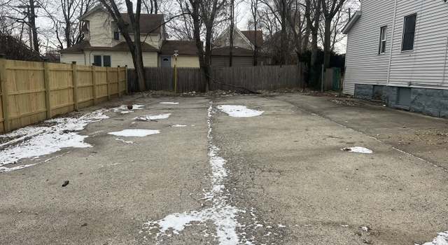 Photo of 320 N Hickory St, Joliet, IL 60435