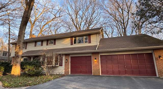 Photo of 80 Lincolnshire Dr, Lincolnshire, IL 60069