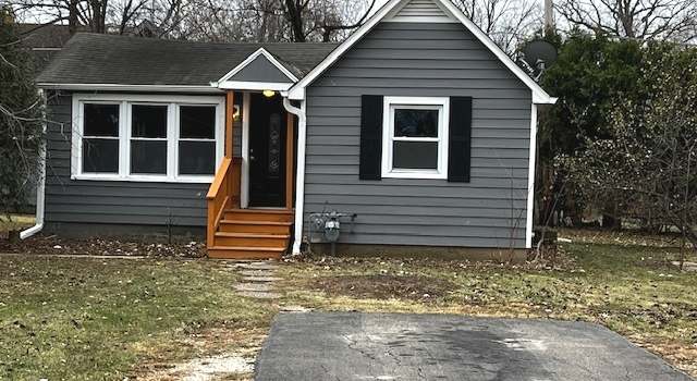 Photo of 21091 W Marion Ave, Mundelein, IL 60060