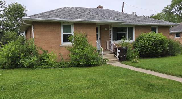 Photo of 405 W Randolph St, Heyworth, IL 61745