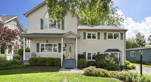 Photo of 1173 Greenbriar Ln, Northbrook, IL 60062
