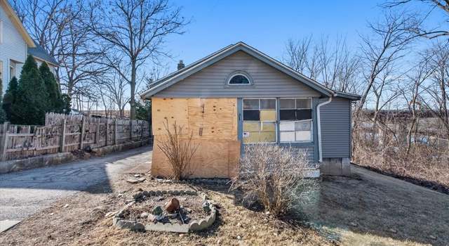 Photo of 303 Dwight St, Elgin, IL 60120