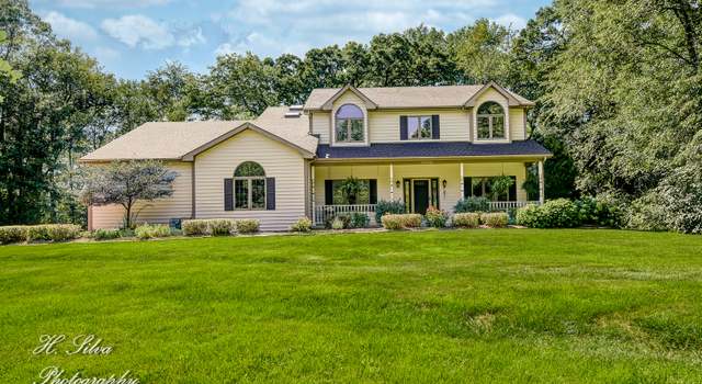 Photo of 15802 Lerita Dr, Huntley, IL 60142