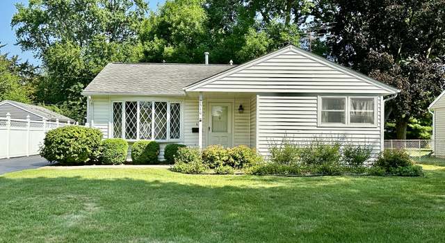 Photo of 2310 Bluebird Ln, Rolling Meadows, IL 60008