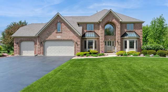 Photo of 13 W Royal Oaks Dr, Bristol, IL 60512