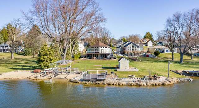 Photo of 394 Holiday Dr, Lake Holiday, IL 60552