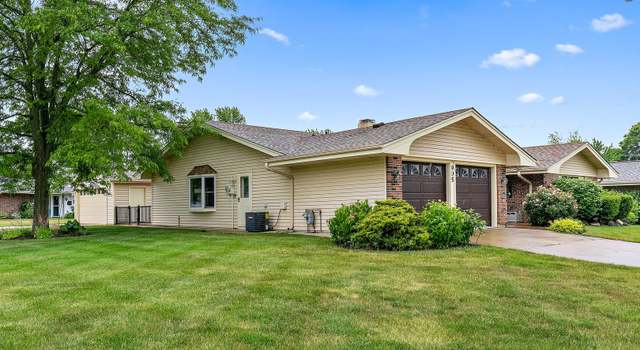 Photo of 905 Hillcrest Blvd, Hoffman Estates, IL 60169