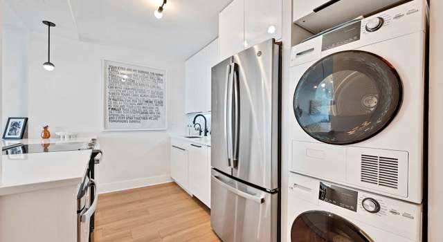 Photo of 1560 N Sandburg Ter Unit 2810J, Chicago, IL 60610