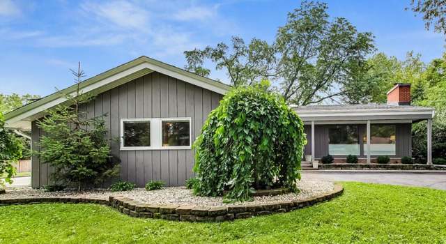 Photo of 1100 Pebblewood Ln, Glencoe, IL 60022