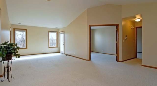 Photo of 886 Nelli Ct #202, Naperville, IL 60563