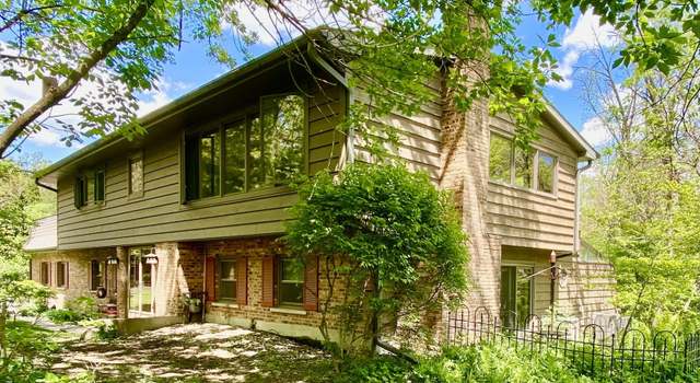 Photo of 169 Rainbow Ln, Trout Valley, IL 60013
