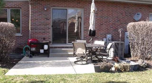 Photo of 447 MEADOWS EDGE Ln, Lisle, IL 60532