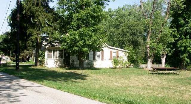 Photo of 64 S Circle Ave, Port Barrington, IL 60010