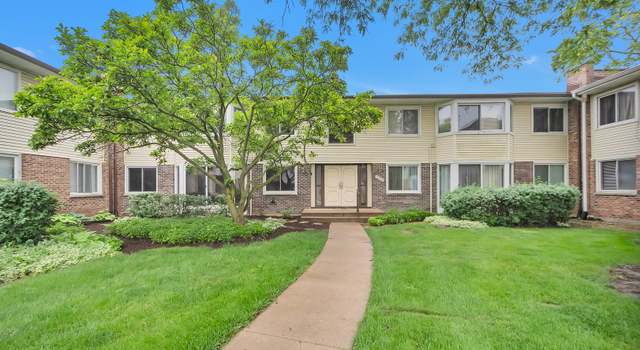 Photo of 3030 Roberts Dr #4, Woodridge, IL 60517