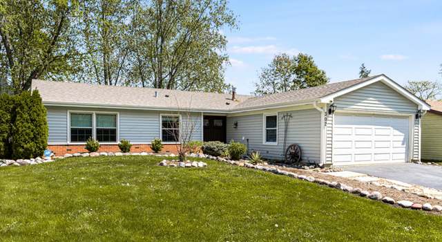 Photo of 302 Delaware Dr, Bolingbrook, IL 60440