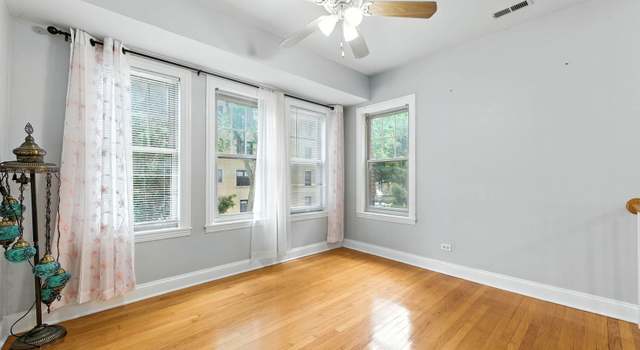 Photo of 2611 W Rosemont Ave Unit A, Chicago, IL 60659