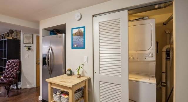 Photo of 3039 W Belle Plaine Ave Unit GU2, Chicago, IL 60618