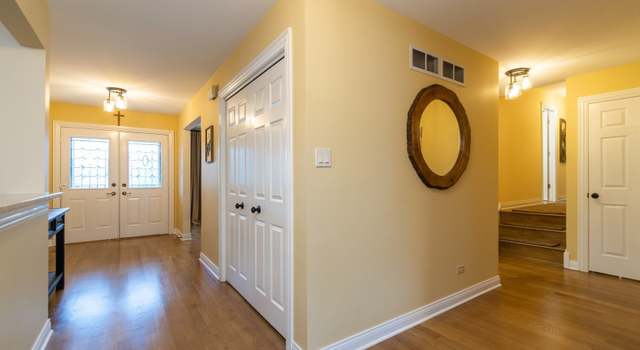 Photo of 9900 Mission Dr, Palos Park, IL 60464