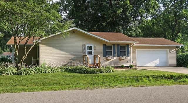 Photo of 7101 Hiawatha Dr, Wonder Lake, IL 60097