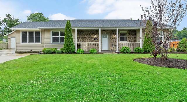 Photo of 270 Arrowhead Trl, Carol Stream, IL 60188