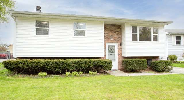 Photo of 369 Maplewood Dr, Antioch, IL 60002