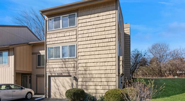 Photo of 528 N Woodfield Trl, Roselle, IL 60172