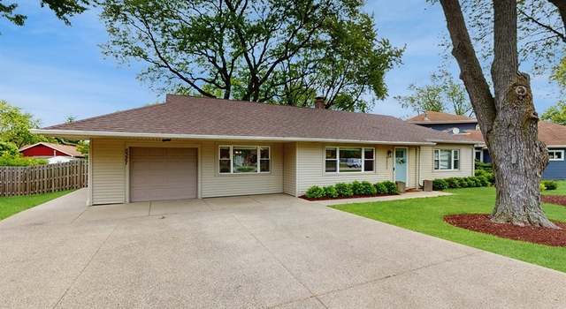 Photo of 5327 Willow Springs Rd, La Grange Highlands, IL 60525