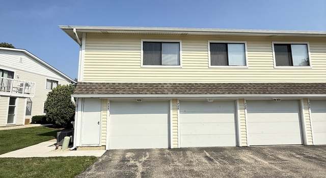 Photo of 724 Whitesail Dr, Schaumburg, IL 60194