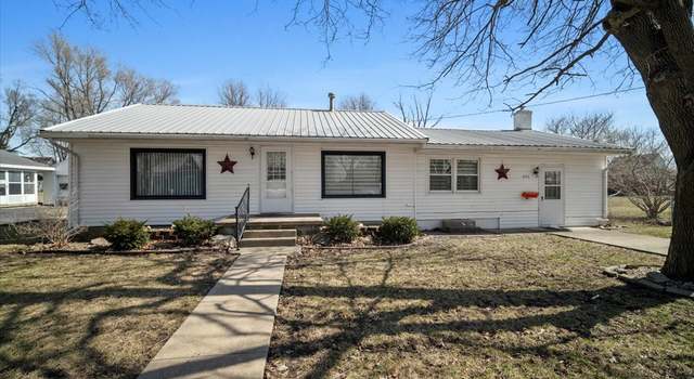 Photo of 405 S Grove St, Colfax, IL 61728