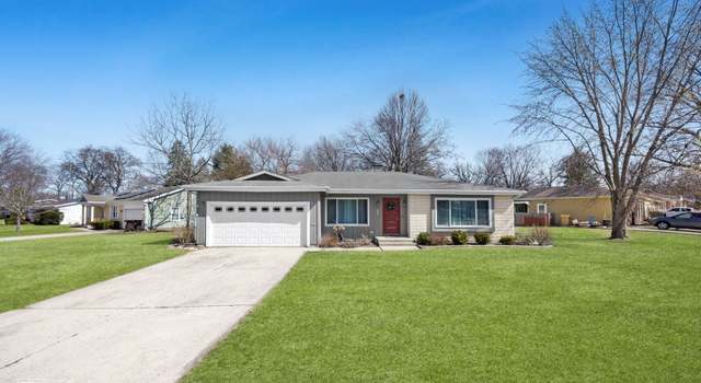 Photo of 1110 N Oakwood Dr, Mchenry, IL 60050