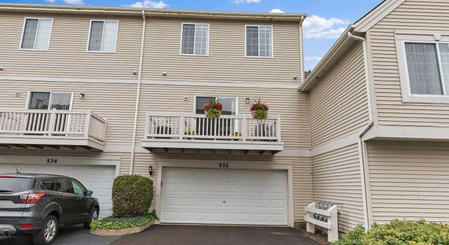 Photo of 532 Cary Woods Cir, Cary, IL 60013