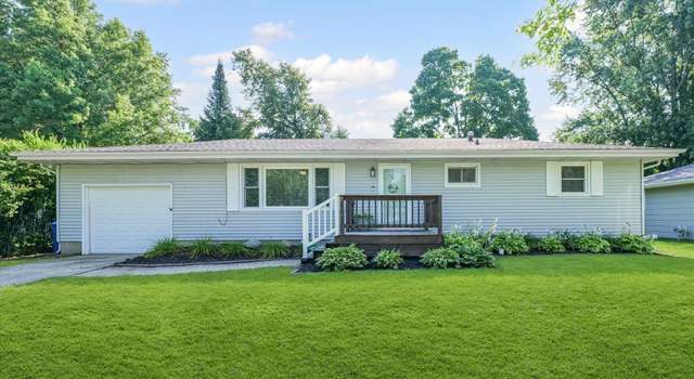 Photo of 713 Madison St, Monticello, IL 61856